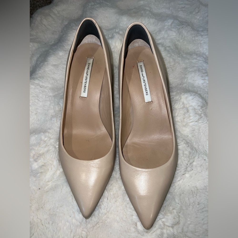 Diane Von Furstenberg Nude Heels